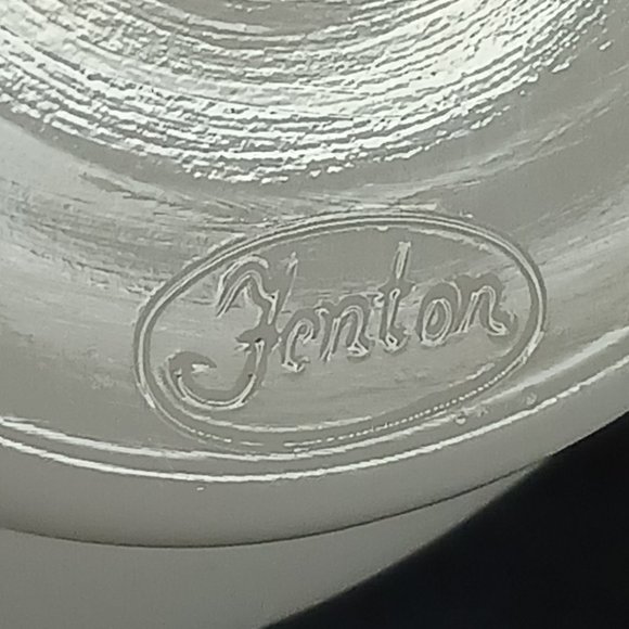 VINTAGE   FENTON White Milk Glass Basket Ruffles Handle Decor Home - Picture 8 of 10